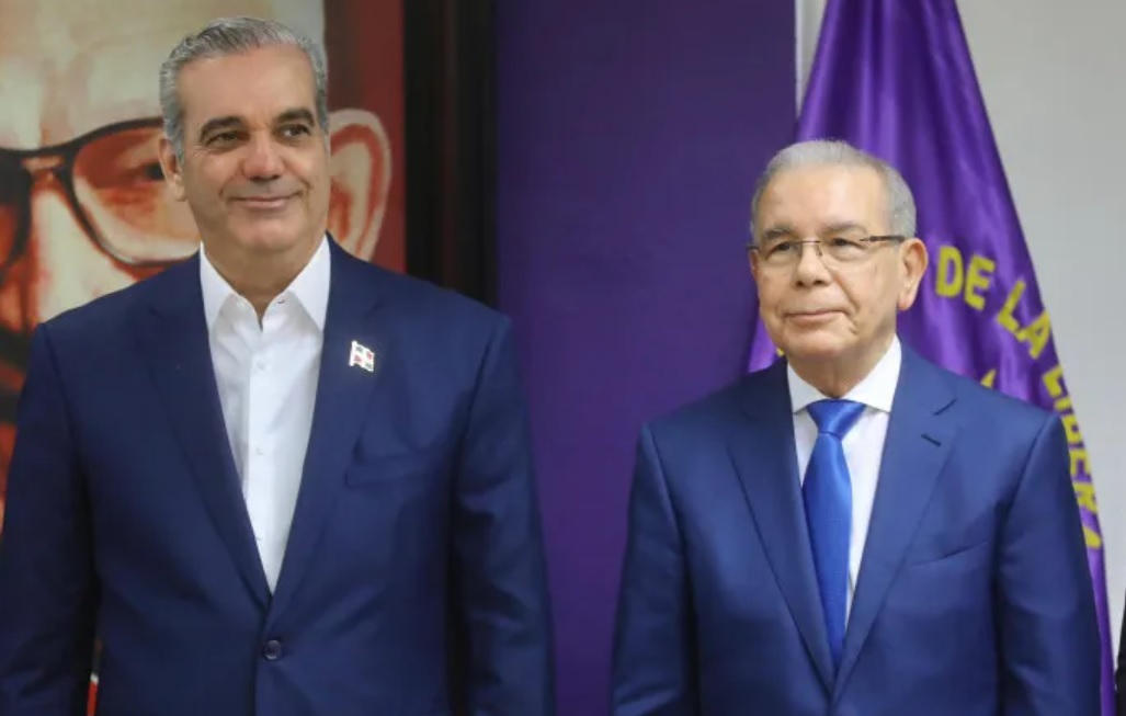 Abinader a Danilo: Obras en San Juan ahorran una hora de viaje imagen