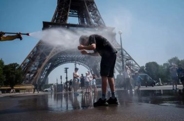 Ola de calor sin precedentes azota Europa y aumenta fuegos