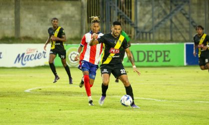 Los Delfines vencen a Moca FC en la cuarta jornada de la LDF