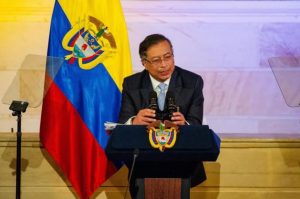 Dice es un «ultraje» poner precio a la cabeza de un presidente