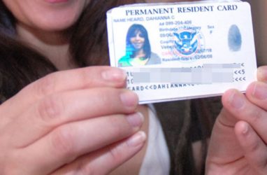 Dominicana residente Chicago regresó a EU con «green card» expirada