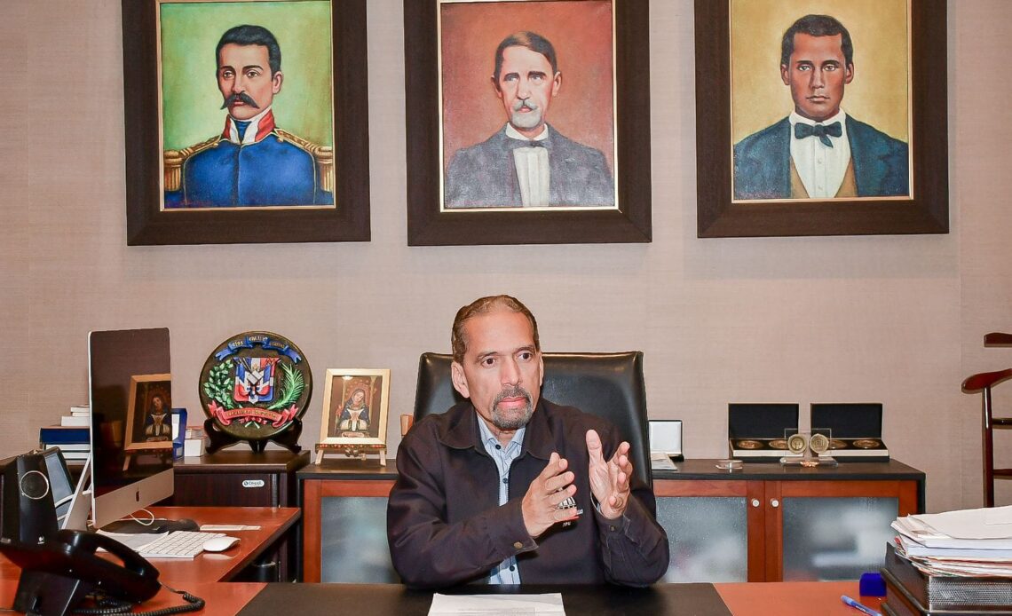 Seguirá el proceso legal contra un grupo ultrajó himno de RD