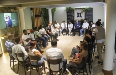 Javier pide a población estar vigilante ante precariedades