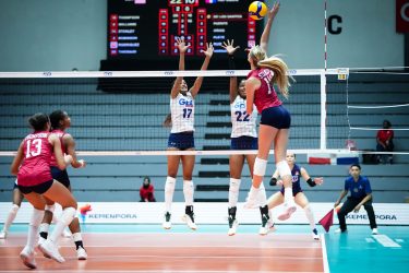 EEUU sigue invicto al vencer a RD en Mundial de Voleibol U-21 EEUU sigue invicto al vencer a RD en Mundial de Voleibol U-21