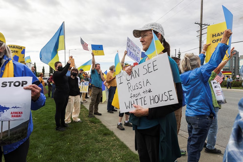 ALASKA: Cientos manifestantes rechazaron la visita de Putin imagen