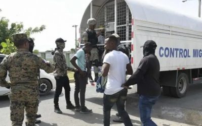 DGM detuvo a 1,707 haitianos ilegales en una sola jornada DGM detuvo a 1,707 haitianos ilegales en una sola jornada