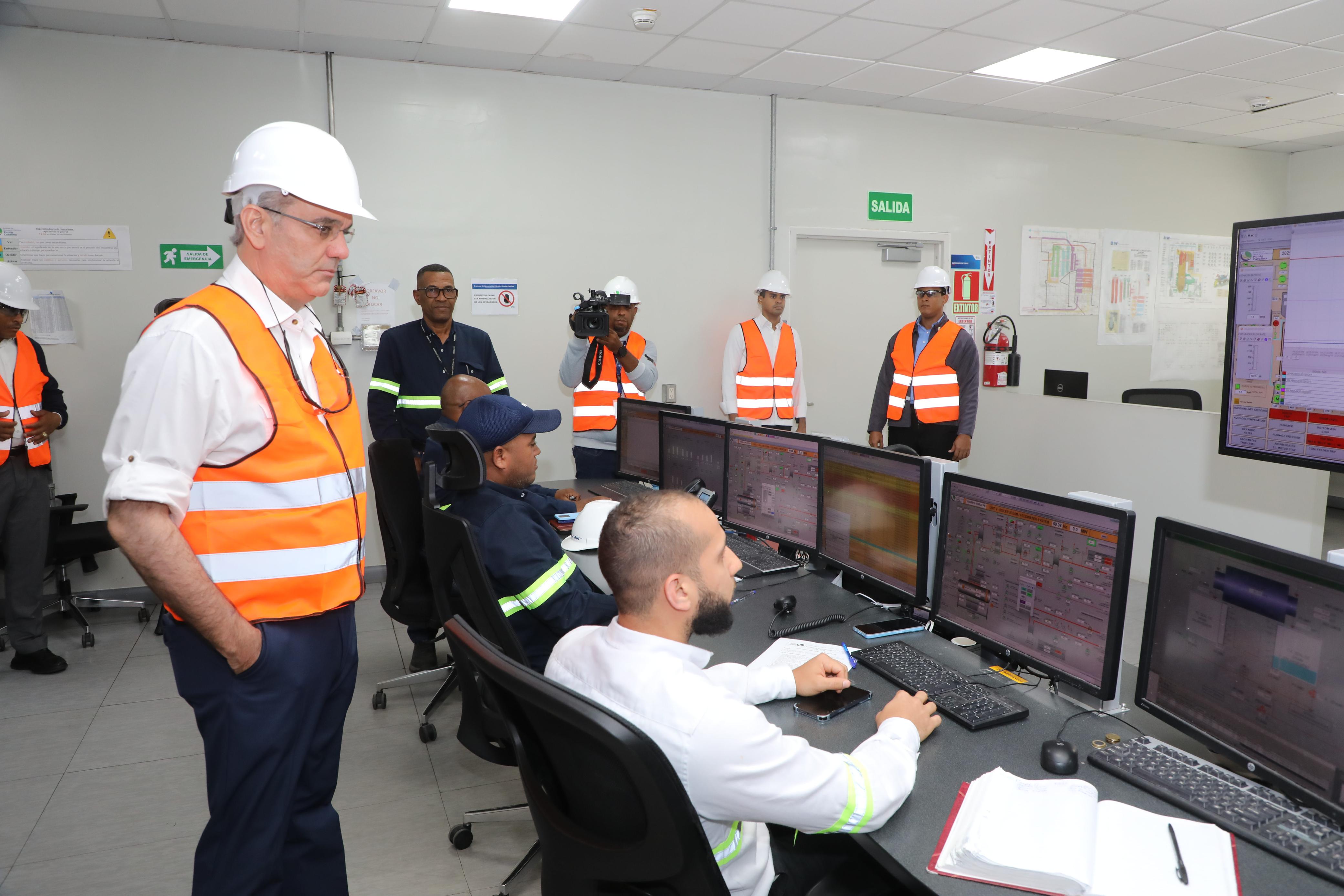 Abinader supervisará proyectos energía y seguridad fronteriza imagen