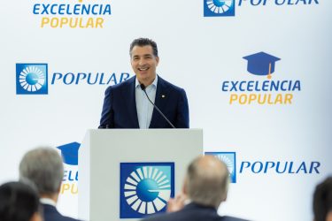 Banco Popular otorga 32 becas a estudiantes de bajos recursos Banco Popular otorga 32 becas a estudiantes de bajos recursos