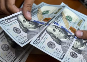 El dólar bajó otros 27 cts; este jueves era vendido a RD$64.22 El dólar bajó otros 27 cts; este jueves era vendido a RD$64.22