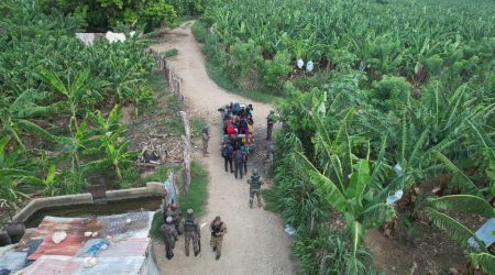 MAO: Con drones ERD detiene 17 haitianos indocumentados MAO: Con drones ERD detiene 17 haitianos indocumentados