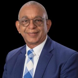 NY: Morrobel pide a JCE que habilite espacios en exterior para adquisición nueva cédula