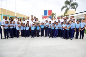 Presidente Abinader inaugura tres nuevos centros educativos