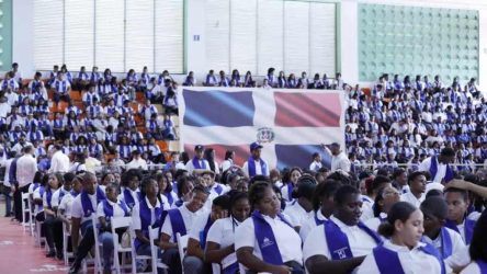 Casi 3 mil jóvenes dominicanos gradúan programa Oportunidad