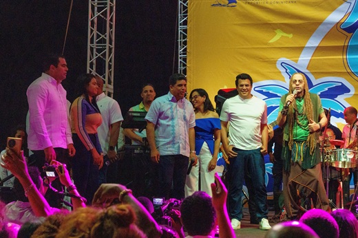 Gobierno inaugura el «Ritmo de la Costa» en el malecón de SDE imagen