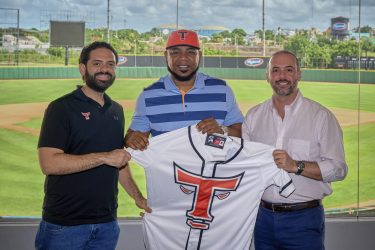 Edwin Encarnación formará parte operaciones de los Toros