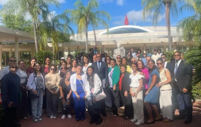 UASD recibe estudiantes hijos de dominicanos de la diáspora