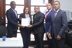 PRD y FP someten resolución para interpelar a Marranzini PRD y FP someten resolución para interpelar a Marranzini