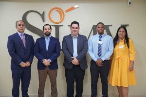 Superintendencia de Valores premia a ganadores concurso