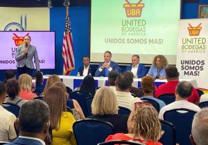 Exponen a Cuomo problemas enfrentan bodegueros de NY