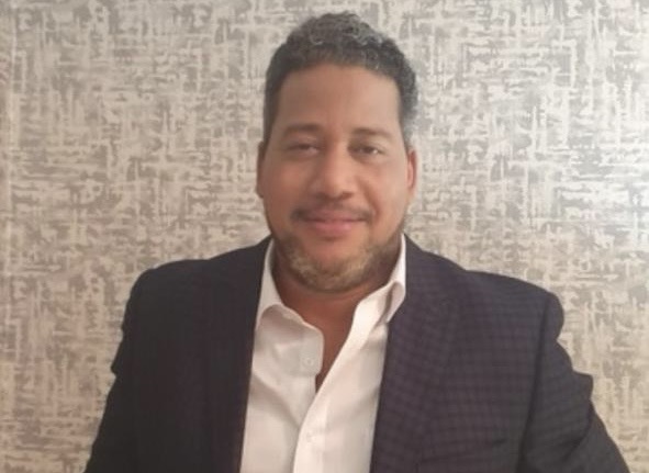 Freddy Medrano da a conocer su renuncia del partido morado imagen