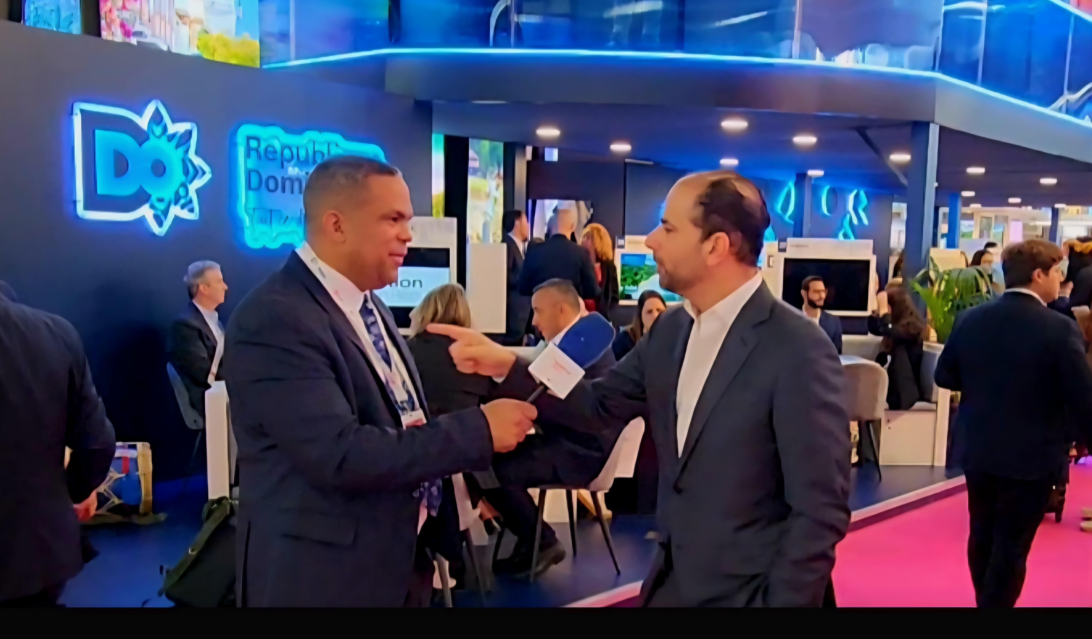 Anuncian en Feria parisina plan energético para Punta Cana imagen