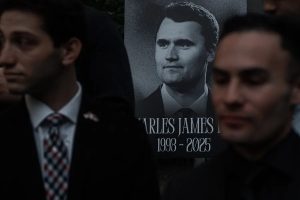 Funeral de Kirk será 21 sept. en Arizona con presencia de Trump