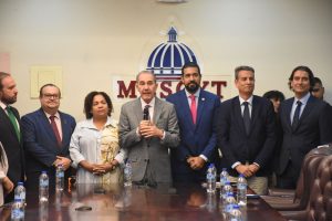 Educación Superior RD otorga 114 becas internacionales