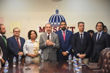 Educación Superior RD otorga 114 becas internacionales