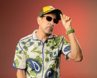 Jossie Esteban con música nueva y manejo de Luisín Martí Jossie Esteban con música nueva y manejo de Luisín Martí