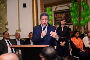 Fernández destaca en New Jersey aportes de diáspora dominicana