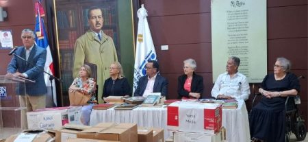 Artistas y figuras públicas de RD donan libros a privados libertad Artistas y figuras públicas de RD donan libros a privados libertad