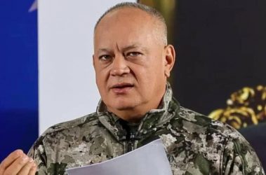 Diosdado Cabello llama «pillo estúpido» a Luis Abinader