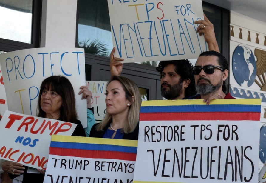 Pide Supremo EE.UU. retire la protección 300 mil venezolanos imagen