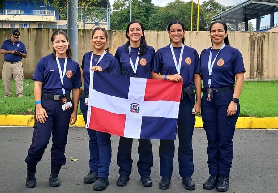 PANAMA: Bomberas DN ganan competencia de destrezas imagen