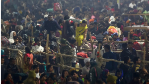 INDIA: Al menos 38 muertos en avalancha durante acto político