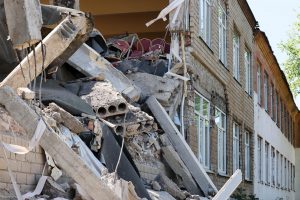 UCRANIA: Al menos 8 muertos por ataque ruso zona viviendas