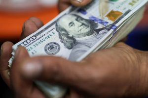 Dólar subió 4 centavos en RD; este jueves se cotizaba a $62.30