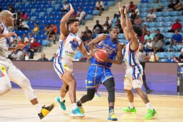 Mauricio Báez vence a Los Prados en el TBS Distrito 2025