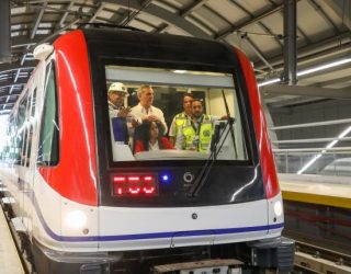 Presidente dominicano recorre la nueva línea del metro de SD