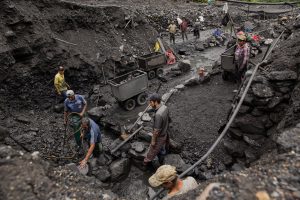 COLOMBIA: Rescatan con vida 23 mineros atrapados en mina
