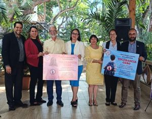 Colegios de Santiago velan por la supresión del tabaquismo