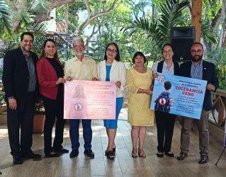 Colegios de Santiago velan por la supresión del tabaquismo