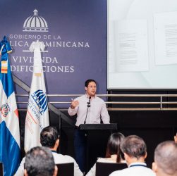 Ministro Carlos Bonilla presenta Código de Construcción en RD