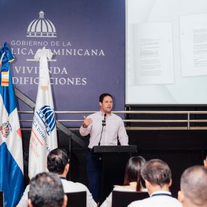 Ministro Carlos Bonilla presenta Código de Construcción en RD