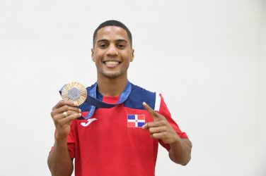 Junior Alcántara obtiene triunfo Campeonato Mundial de Boxeo