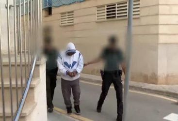 ESPAÑA: Prisión sin fianza para dominicano apuñaló a su mujer