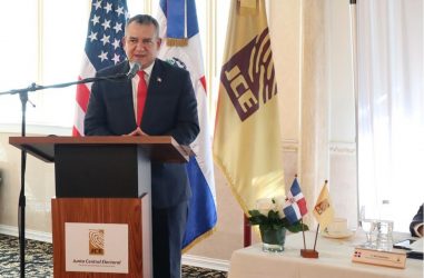 JCE se opone a uso documento diferente a la cédula para votar JCE se opone a uso documento diferente a la cédula para votar