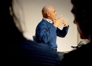 Arquitecto RD se destaca en conferencias Inglaterra y Países Bajos