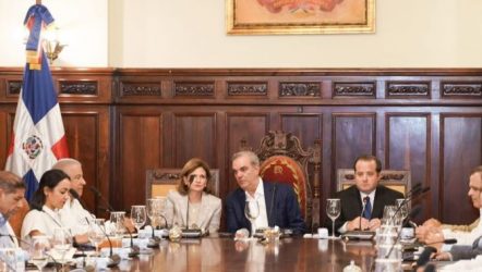 Gobierno dominicano revisa gasto público y la inversión Gobierno dominicano revisa gasto público y la inversión