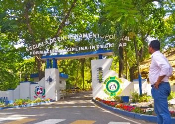 Mujer denuncia hija cadete fue violada por oficial academia PN